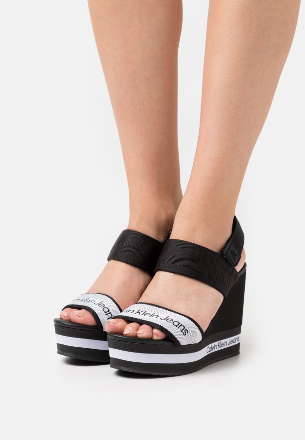 Gabor Noir Compensé à Bout Fermé - Talons à Plateforme