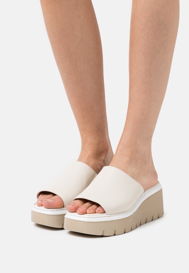 Panna Gabor Mules à Talon