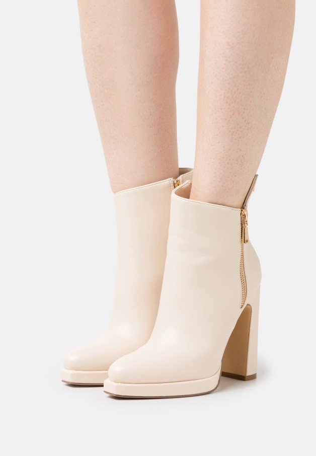 Talons Classiques Gabor Ivoire